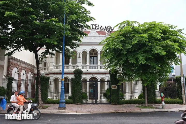 236 Bến Vân Đồn: Thông Tin Địa Điểm, Trung Tâm Văn Hóa Và Các Dịch Vụ Nổi Bật 236 Bến Vân Đồn: Thông Tin Địa Điểm, Trung Tâm Văn Hóa Và Các Dịch Vụ Nổi Bật