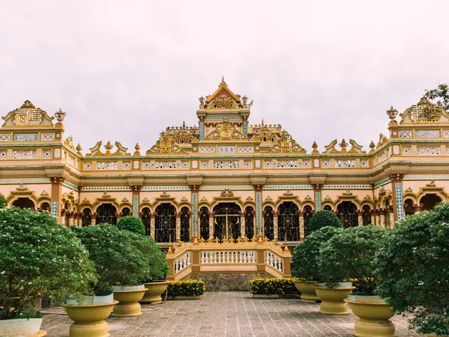 Khám Phá Chùa Vĩnh Tràng: Ngôi Cổ Tự Độc Đáo Tại Tiền Giang