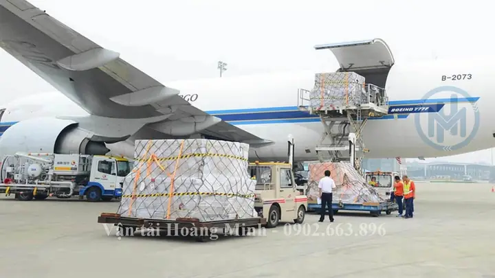 Dịch Vụ Gửi Hàng Máy Bay Hỏa Tốc: Quy Trình Và Bảng Giá Cước Mới Nhất Dịch Vụ Gửi Hàng Máy Bay Hỏa Tốc: Quy Trình Và Bảng Giá Cước Mới Nhất